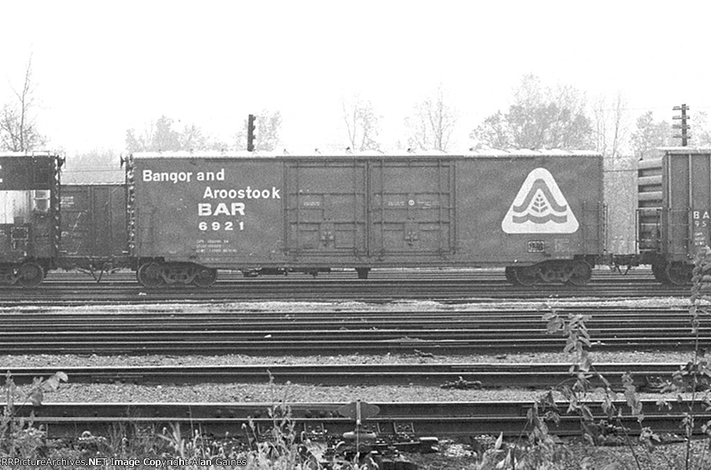 BAR Box Car 6921